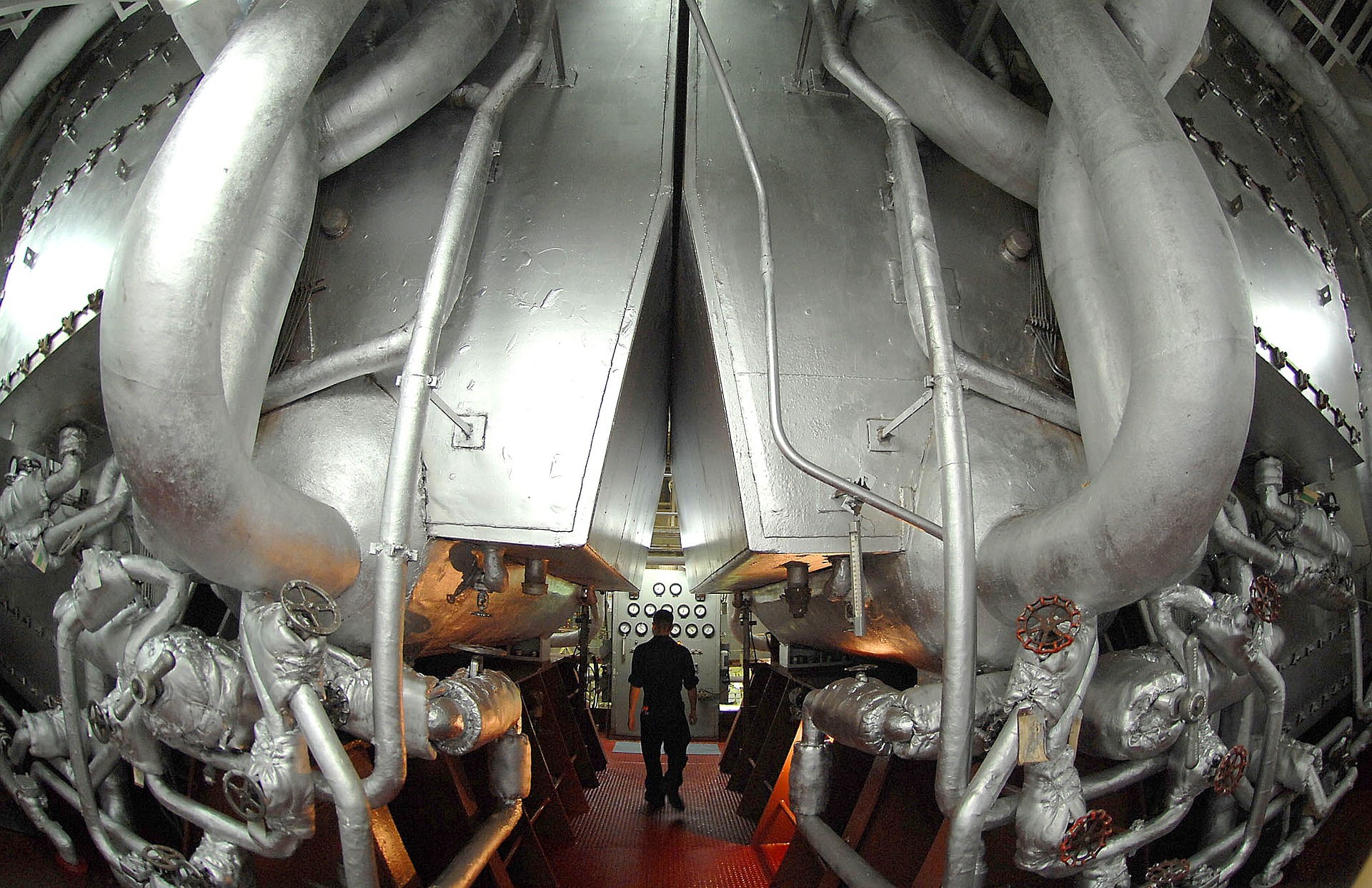 mundo marítimo - cuarto de maquina